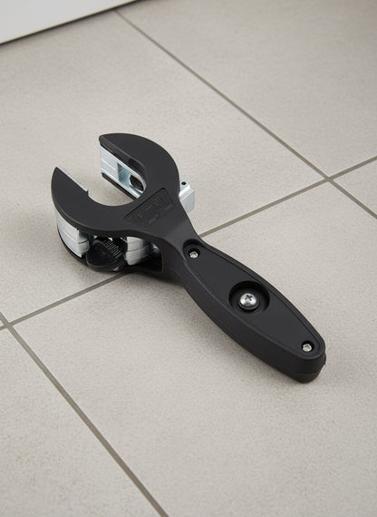 Precise Universal Pipe Cutter